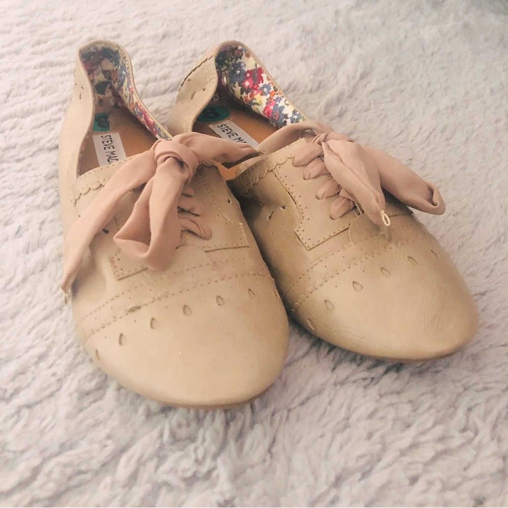 Steve Madden Nude PU Leather Tie Flats 8